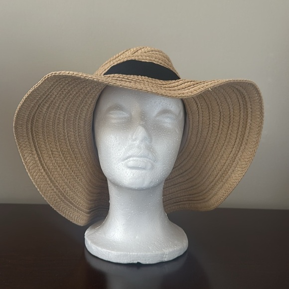 Madewell Women’s Tan Floppy Sun Hat Black Ribbon Band Sz S/M Resortwear Beach - Picture 2 of 6